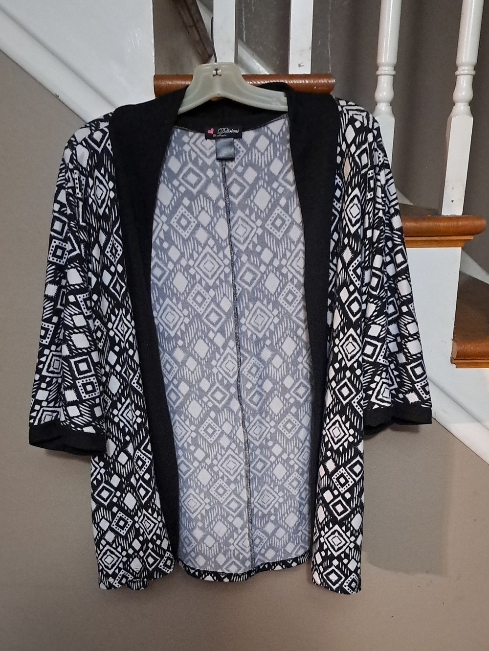 Delirious Black & White Geometric Open-Front Cardigan